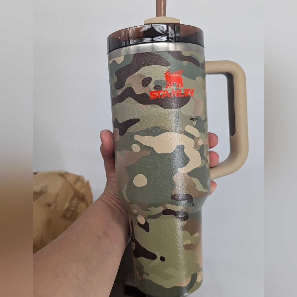 The Post Malone x Stanley Quencher H2.0 FlowState Tumbler 40 OZ - Post Malone